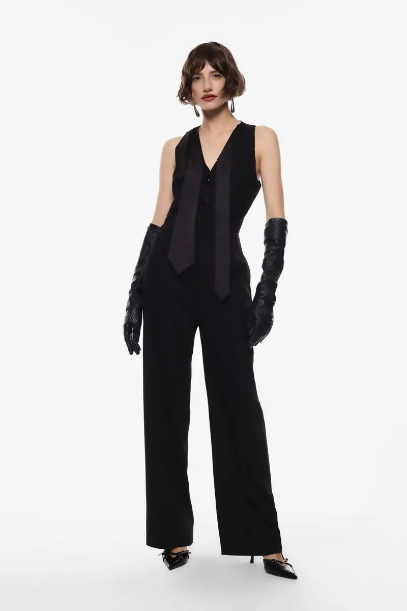 Tuta intera con cravattino effetto satin e scollo a V Nero miniatura 2
