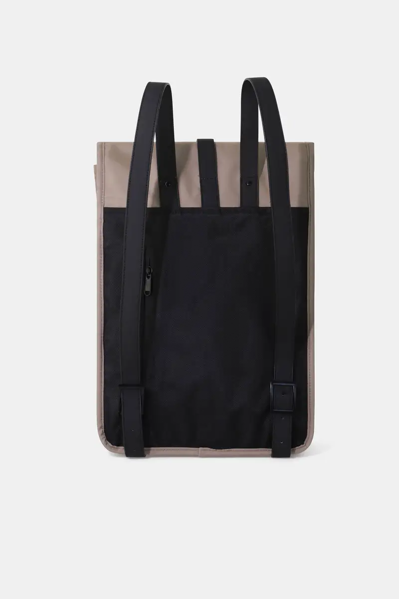 Zaino con dettagli funzionali e fibbia Taupe miniatura 2