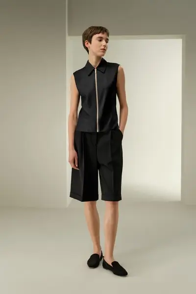 Gilet in Seta Senza Maniche con Zip Intera per Estate e Ufficio EURNero