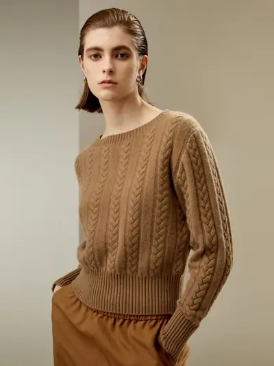 Maglione girocollo a spalla in puro cashmere EURCaramello