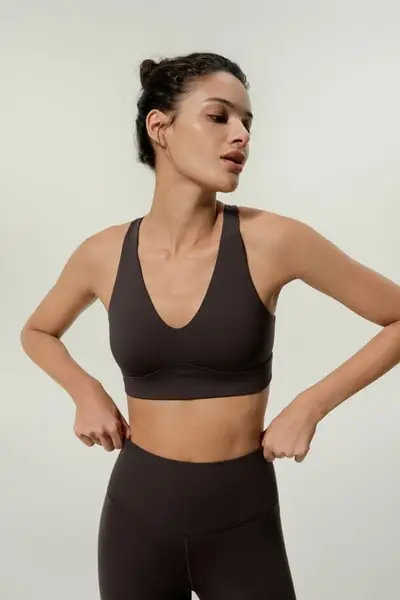 Reggiseno Sportivo a Girocollo Supporto Medio | Misto Seta Traspirante EURChicco di Caffè