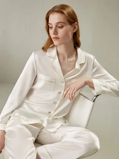 Set di pigiama in seta con piping in oro EURBianco Naturale