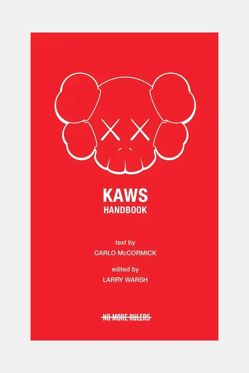 home & lifestyle libro KAWS Handbook by Carlo McCormick, English colore rosso