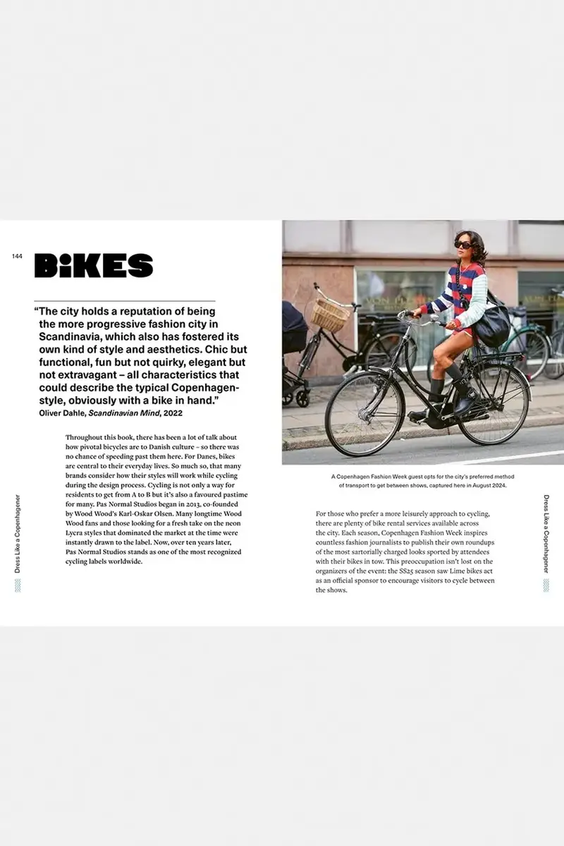 home & lifestyle libro Little Book of Copenhagen Style by Glenys Jonhson, English colore blu miniatura 5