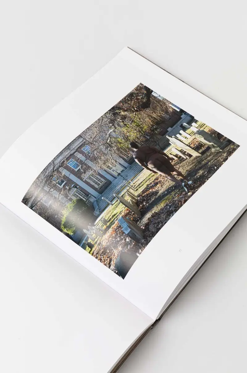 libro White Shoes by Nona Faustine, English Multicolore miniatura 3