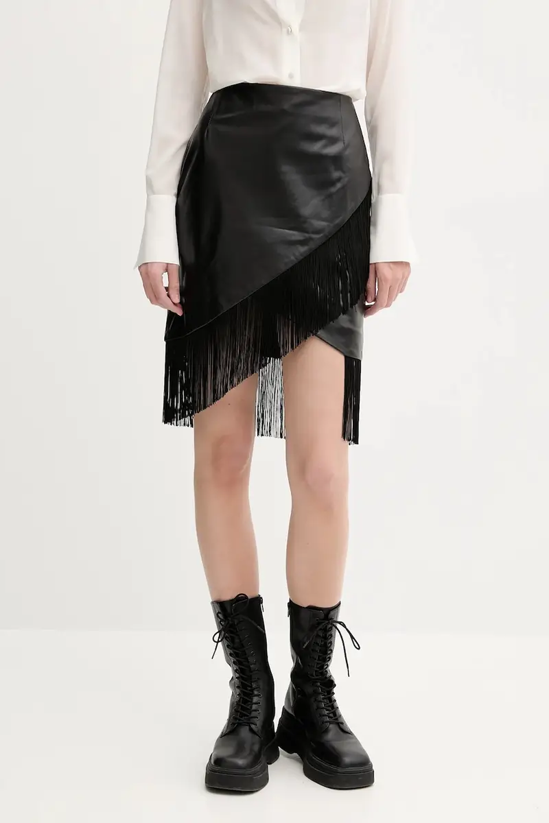 gonna in pelle colore nero WM31NEELA