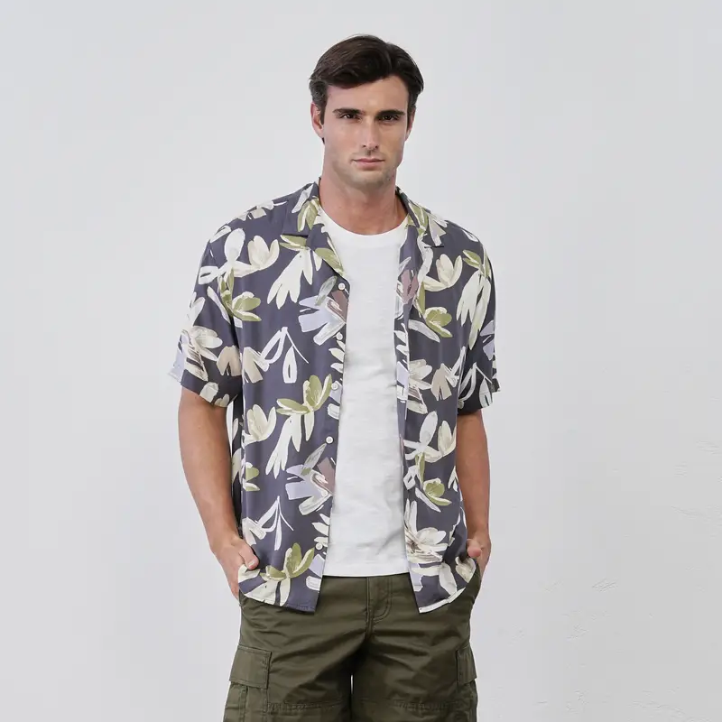 Camicia grigia da uomo in fantasia floreale