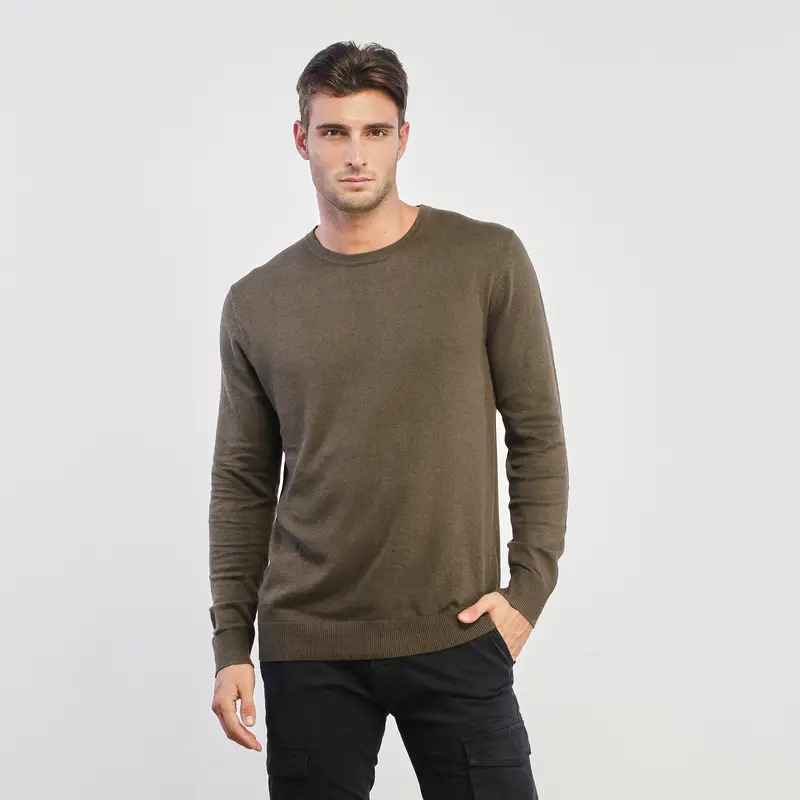 Maglia marrone modello pullover