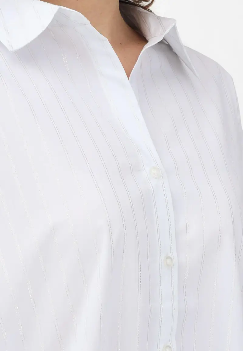 Camicia a manica lunga bianca da donna con sottili righe verticali miniatura 3