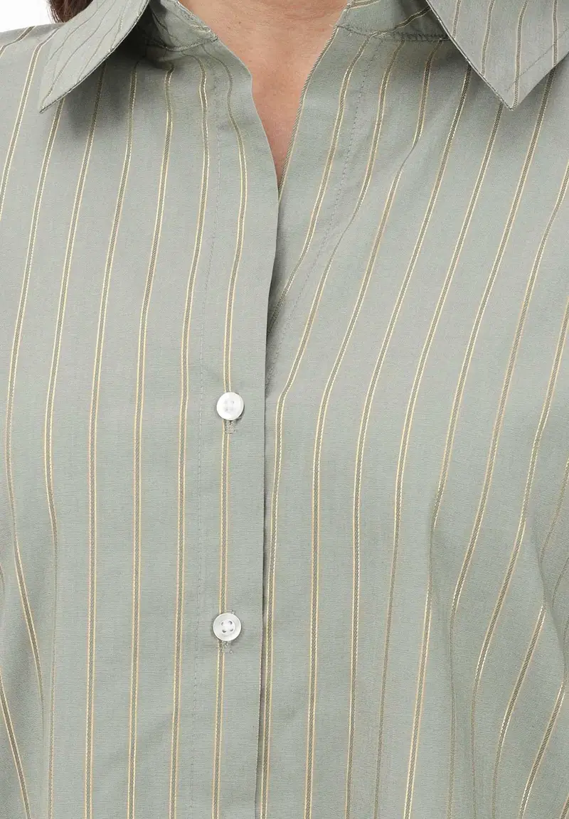 Camicia a manica lunga verde da donna con sottili righe verticali miniatura 3