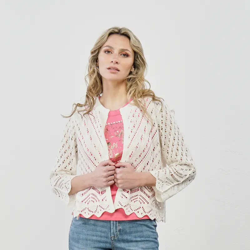 Cardigan bianco con bottoncino in tessuto traforato