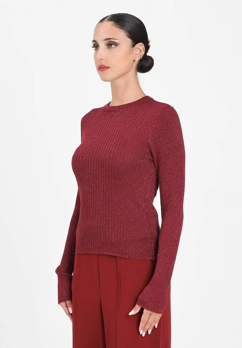 JDY Maglioncino girocollo bordeaux da donna realizzata in tessuto a costine con delicato filo lurex
