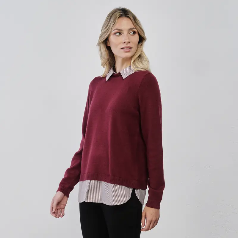 Maglioncino rosso da donna con inserto camicia