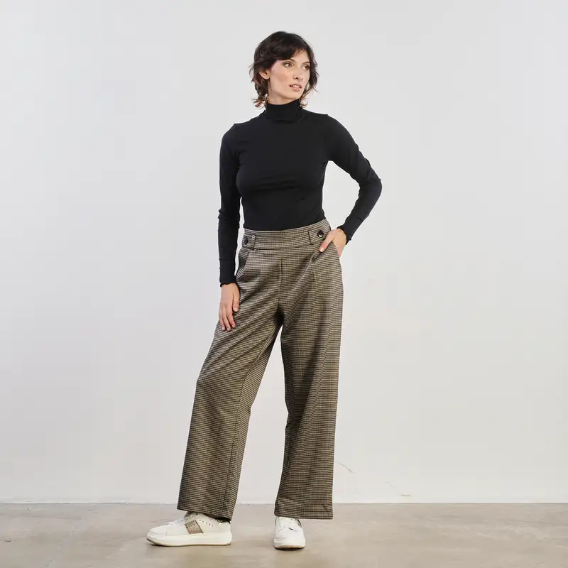 Pantaloni marroni ampi a quadretti