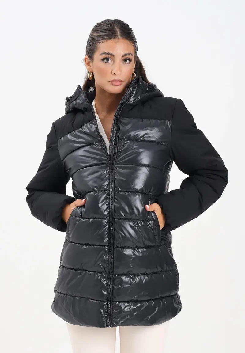 Piumino nero da donna miniatura 2