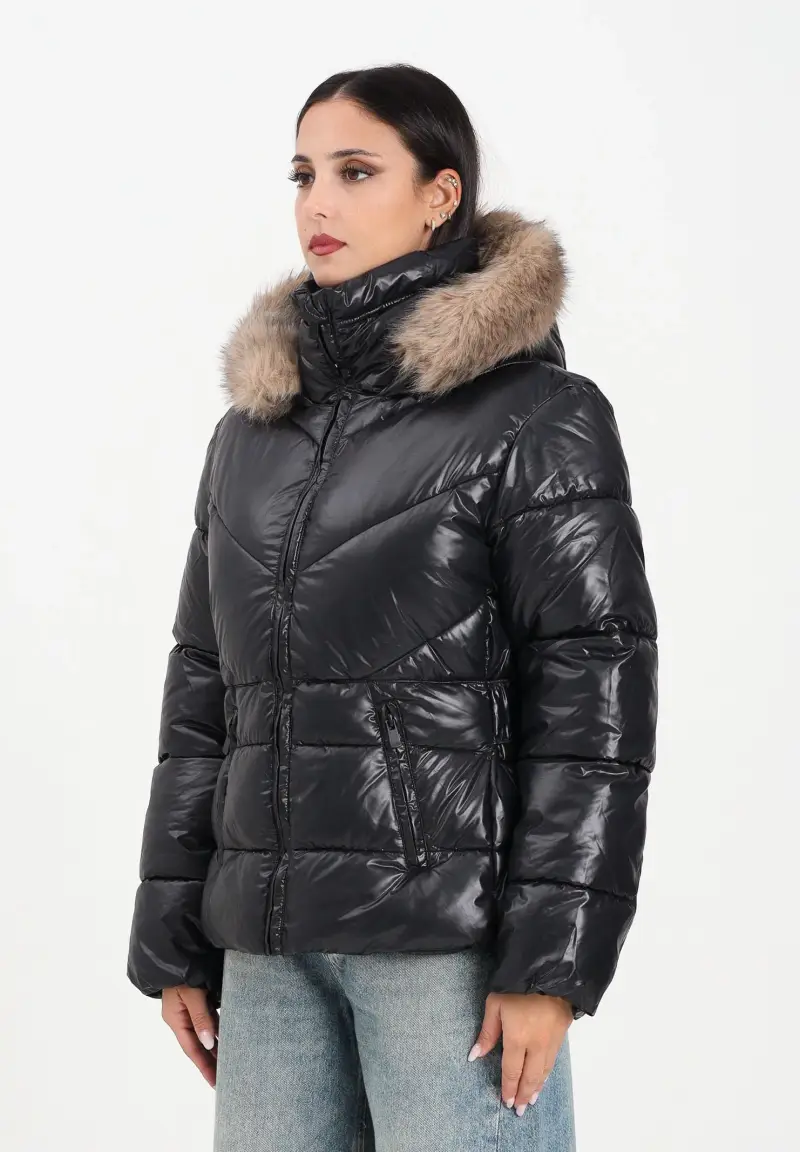 Piumino nero da donna