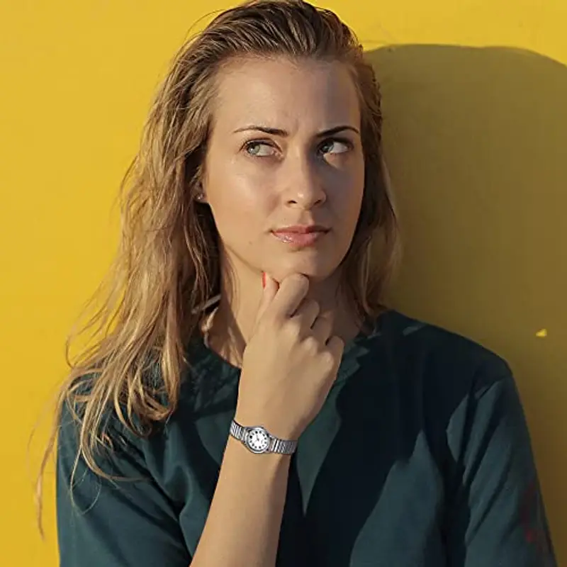 JewelryWe Orologio al Quarzo Cinturino Elastico, Orologio Rigido da Donna, Anziani, Numero Grandi, Orologio alla miniatura 2