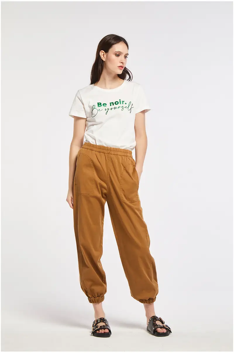 jogger in un comodo tessuto tencel toffee l