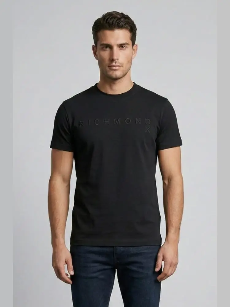 t-shirt uomo nera con logo lettering in rilievo
