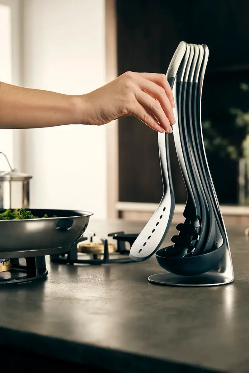 set accesori da cucina con supporto Nest 100 Collection pacco da 5 colore nero miniatura 3