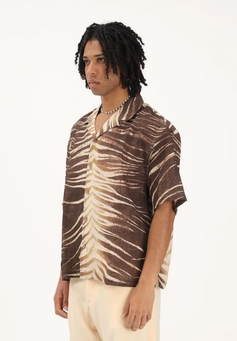 Camicia a manica corta beige e marrone da uomo con fantasia tigrata