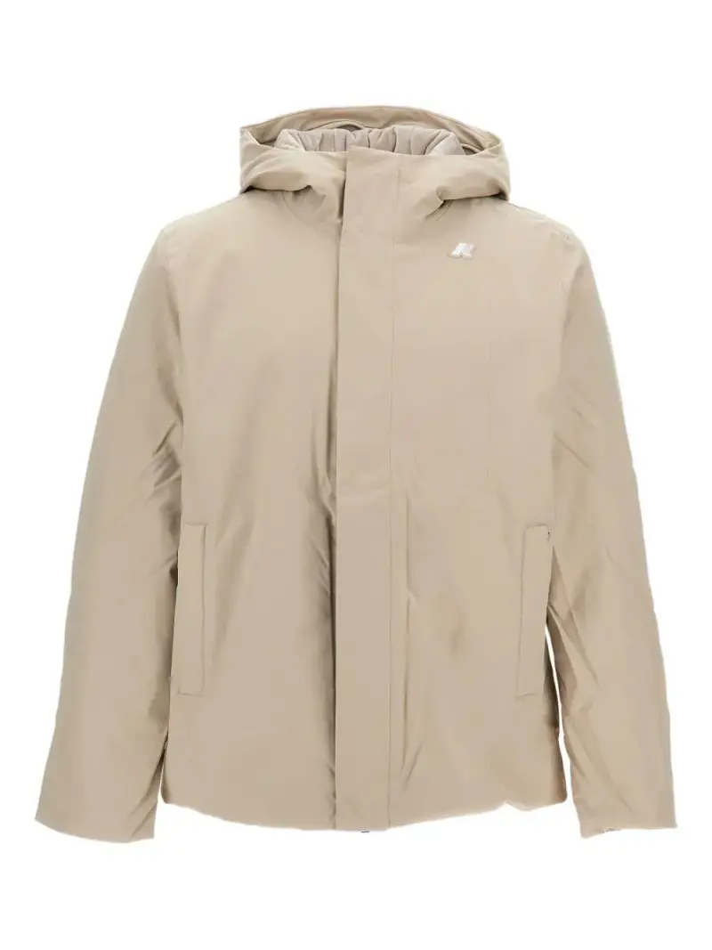 Piumino beige con zip e bottoni