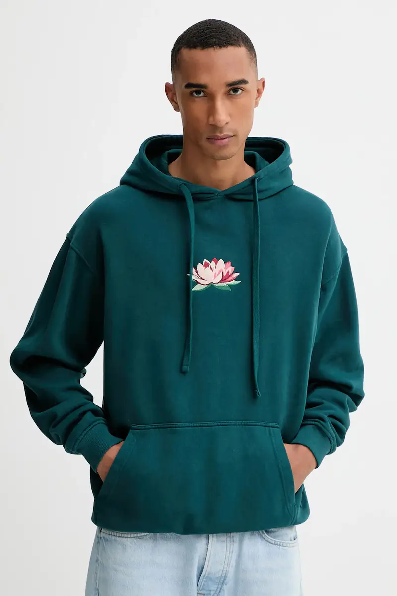 felpa in cotone colore verde con cappuccio con applicazione AR074-01-G002