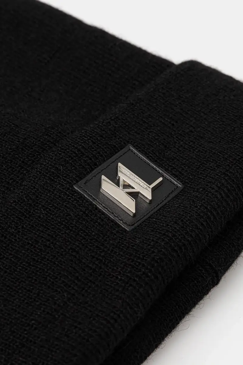 cappello in lana colore nero 554321.805601 miniatura 3