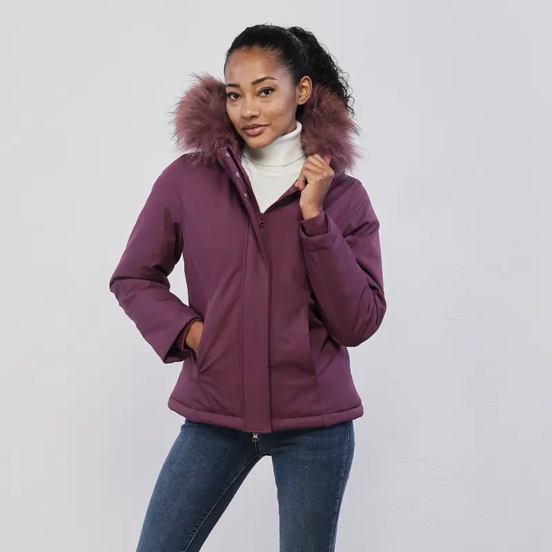 Giacca corta viola da donna con cappuccio con pelo