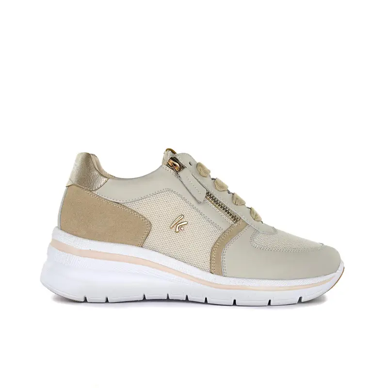 Sneakers beige con logo laterale e suola zeppa