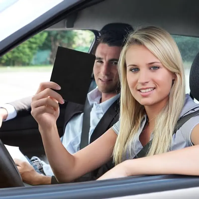 kwmobile Custodia Pelle Nabuk per Libretto Circolazione Auto - Cover Portalibretto con Scomparti per Tessere Patente - Foderina Porta Documenti nero miniatura 2