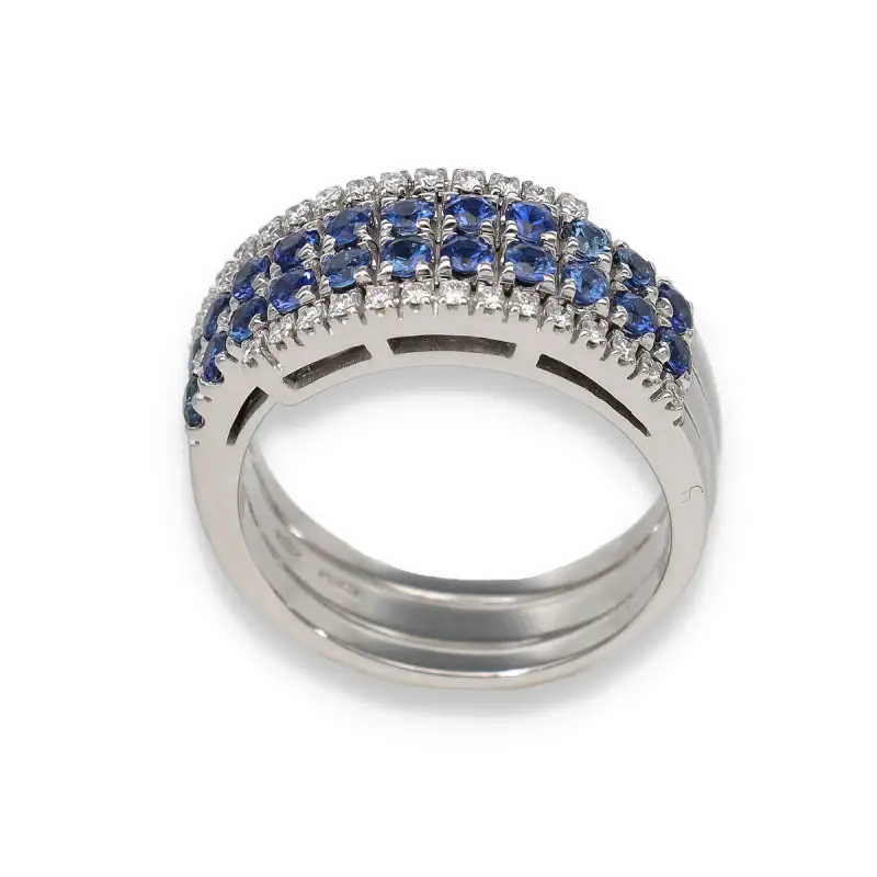 Anello fascia con zaffiri e diamanti oro bianco