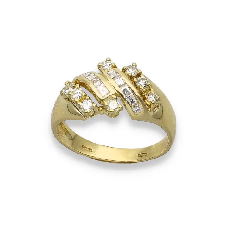 Anello in oro giallo 18kt con diamanti taglio baguetta e brillante