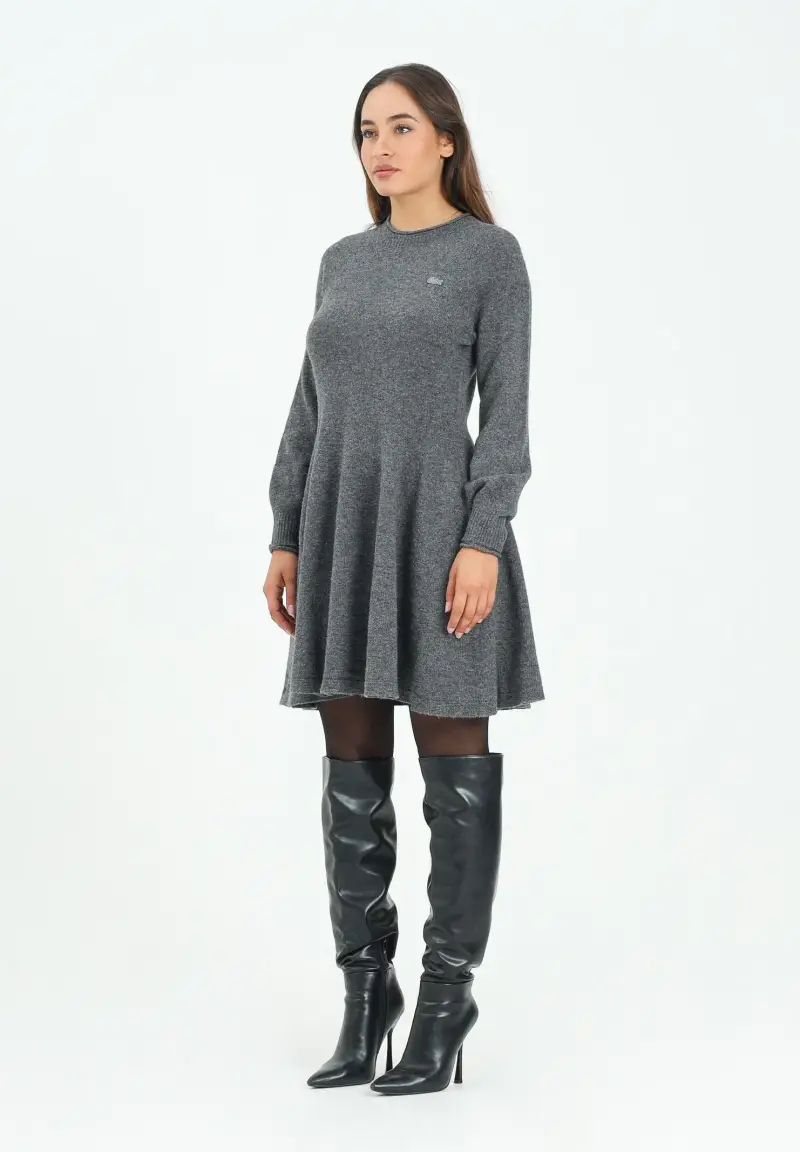Abito corto grigio da donna in lana cardata senza cuciture