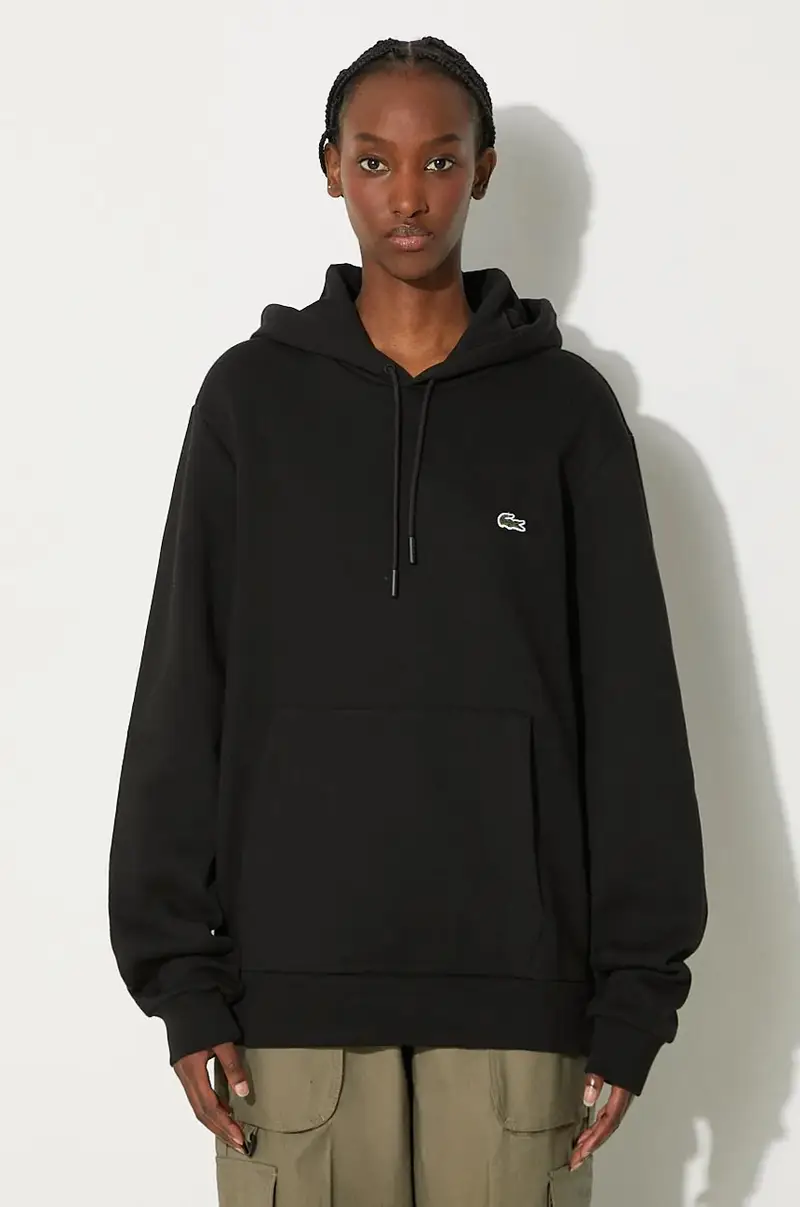 felpa colore nero con cappuccio