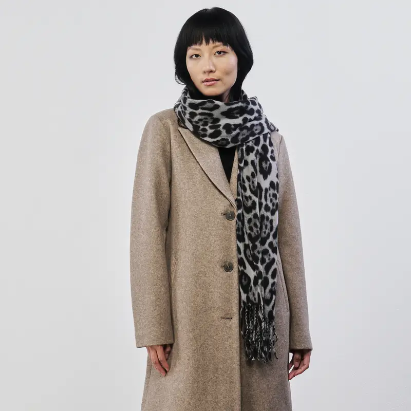 Sciarpa grigia in fantasia animalier