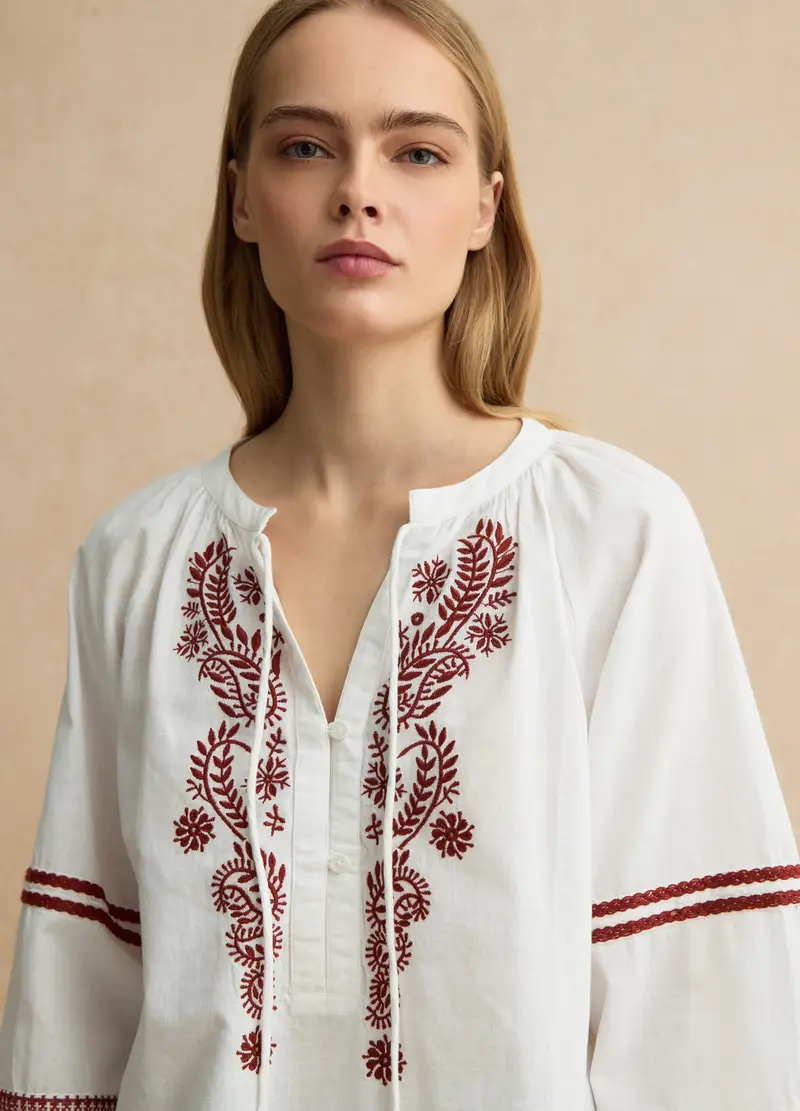 Camicia In Misto Cotone E Lino Bianca Regular Fit Con Ricami Floreali, Donna, Bianco