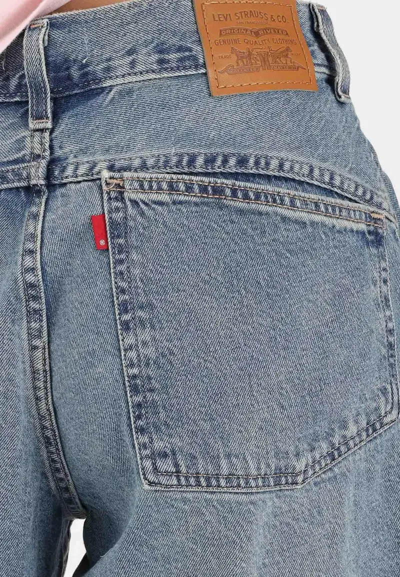 LEVI S Bermuda in denim medio da donna miniatura 3