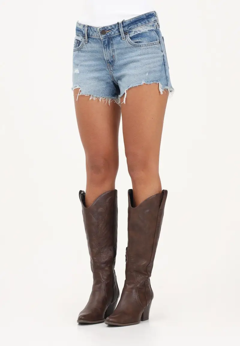 LEVI S Shorts Low in denim chiaro da donna