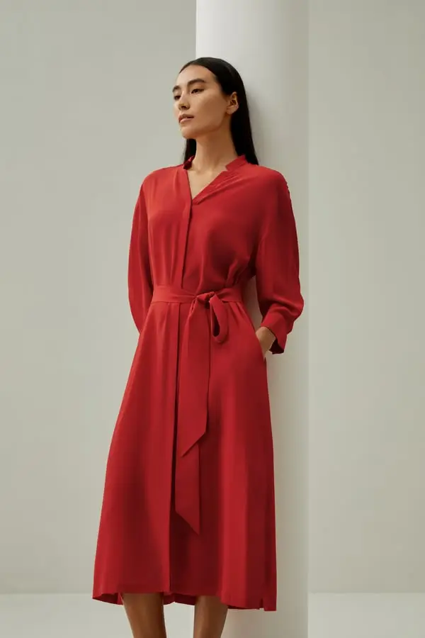 Abito Camicia Seta Crêpe de Chine Scarlatto - Elegante e Versatile con Tasche