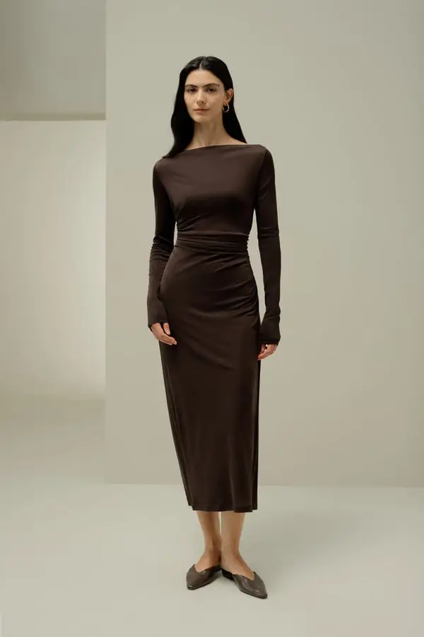 Abito Midi Cacao in Jersey di Seta Elegante e Raffinato