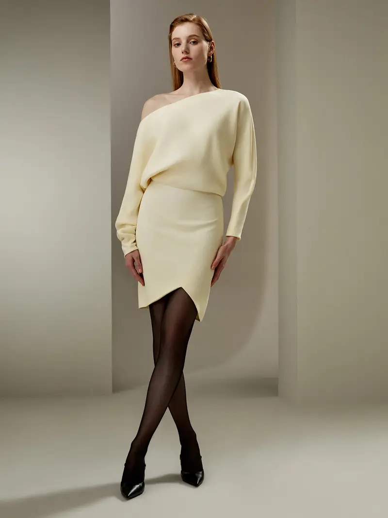 Abito Seta Lungo Maniche Lunghemini Abitocrêpe De Chine Di Seta Crêpe De Chine Di Seta Semplice Ma Raffinato Vaniglia