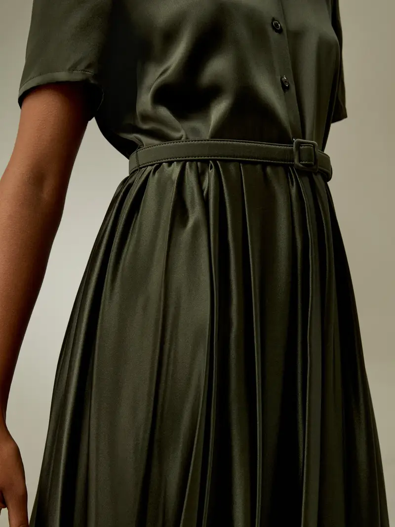 Abito Seta Oliva Scuro Tasche Laterali, Chiusura Con Bottoni 100% Seta Pura Si Adatta Perfettamente Alla Vita Quotidiana