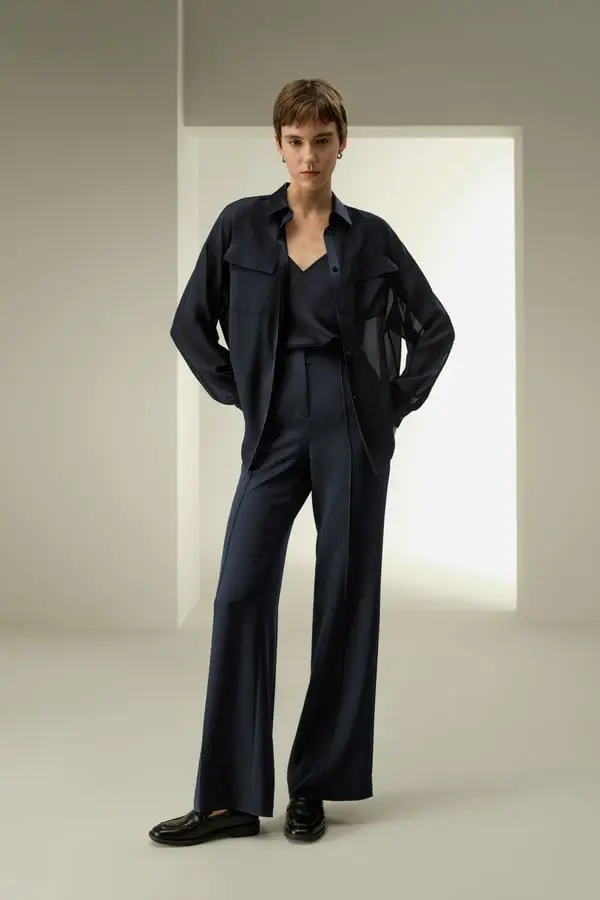 Blusa Chiffon Seta Blu Notte - Elegante, Traspirante e Versatile, con Tasche, Taglio Oversize