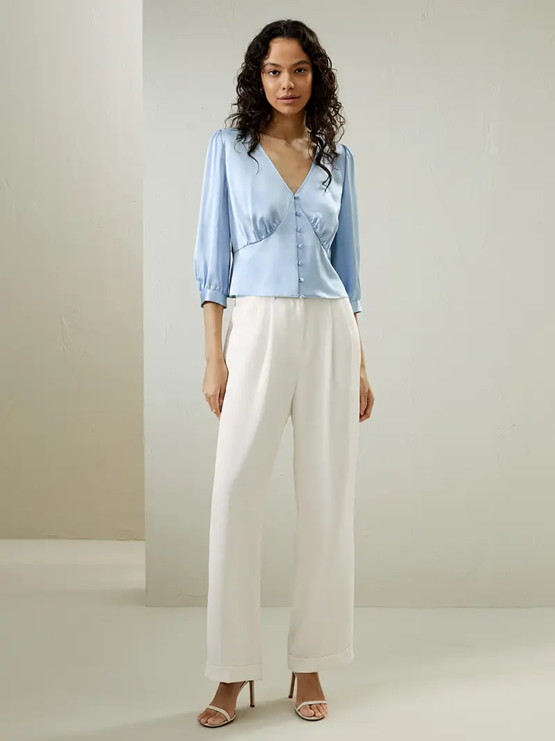 Bluse Eleganti In Seta Scollatura A V Seta Charmeuse Elastica E Liscia Traspirante, Ipoallergenico Sky Blue