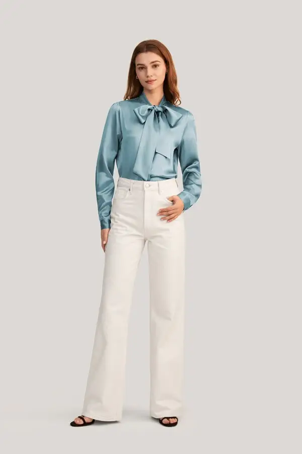 Camicetta Seta Blu Foschia Collo a Papillon Elegante e Versatile Foschia Blu