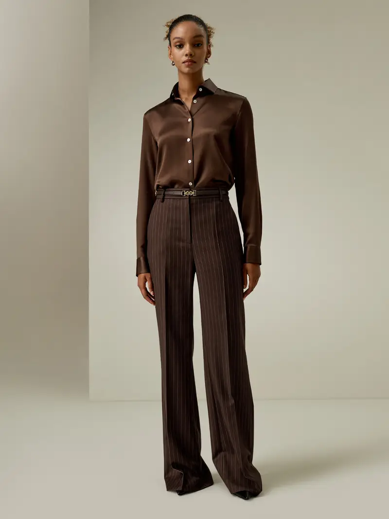 Camicia Di Seta Cioccolato Colletto Ampio E Bottoni A Conchiglia Seta Naturale Perfettamente Adatto Per Clienti Con Le Pelli Sensibili