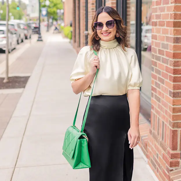 Camicia Di Seta Donna Bianco Schiena A Cravatta, Maniche A Sbuffo Seta Naturale Perfettamente Adatto Per Clienti Con Le Pelli Sensibili