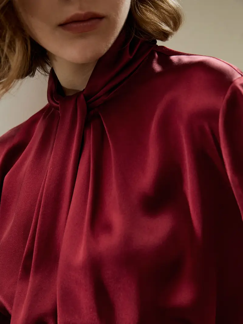 Camicia Di Seta Donna Rosso Pieghe Irregolari, Minimalista 100% Seta Pura Adatto A Celebrazioni Speciali