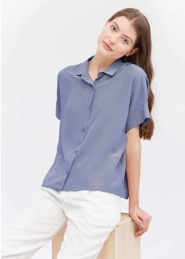 Camicia Donna in Seta Crepe de Chine Elegante Maniche Corte Blu Polveroso
